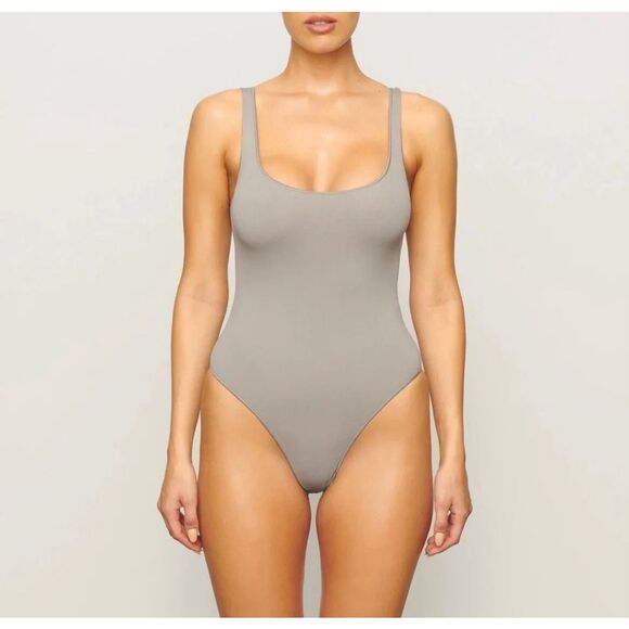 SKIMS Essential Scoop Neck Bodysuit Smoke Taupe Gray L XL - Picture 1 of 7